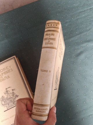 Folklore y costumbres de España
