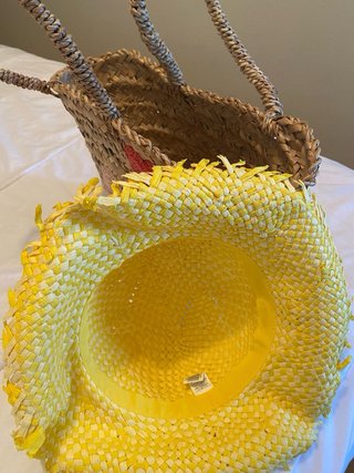 Sombrero de playa para niña amarillo