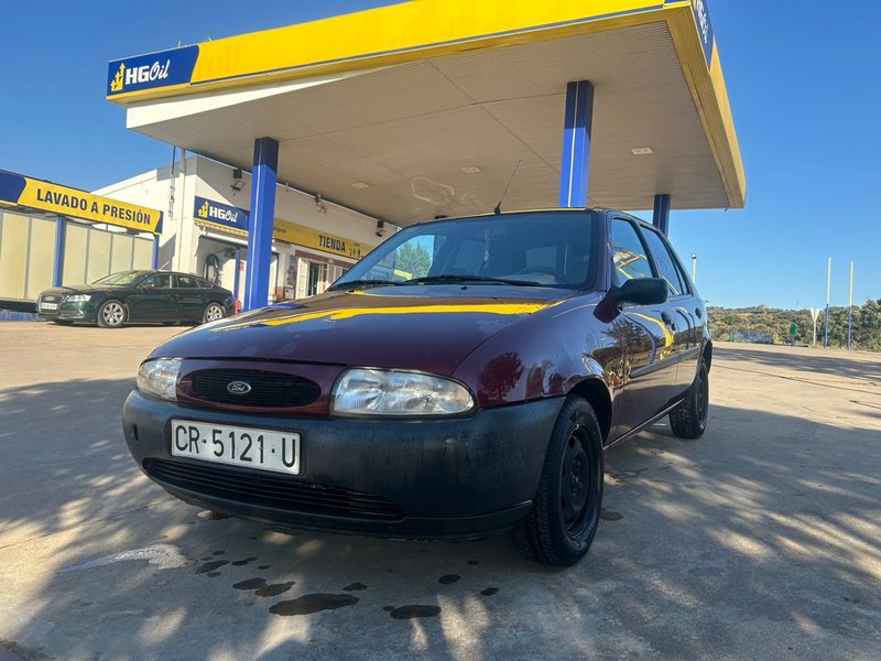 Ford Fiesta 1998 - foto 1