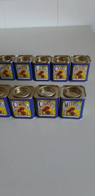 Latas vintage de especias (varias)