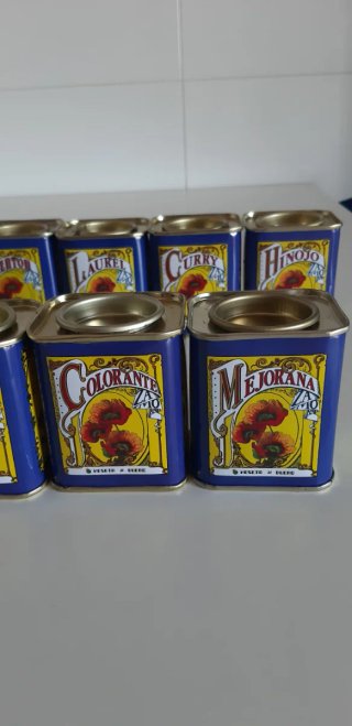 Latas vintage de especias (varias)