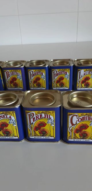 Latas vintage de especias (varias)