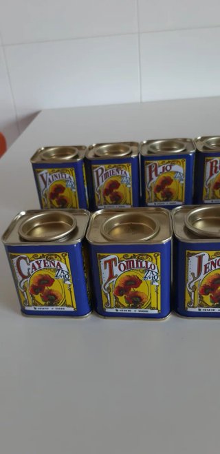 Latas vintage de especias (varias)