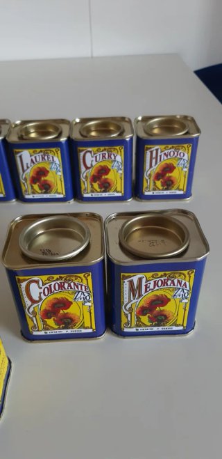 Latas vintage de especias (varias)