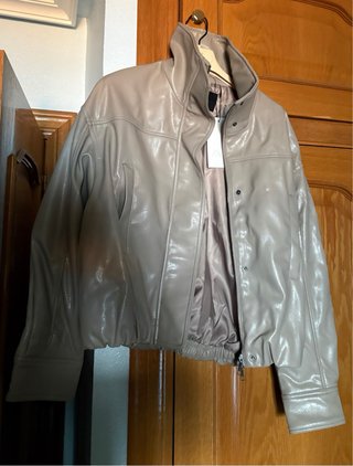 Chaqueta Zara Beige Piel Sintética