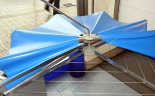 Tendedero de ropa metálico