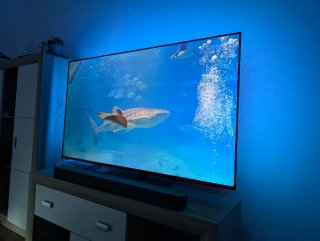 TV Philips 55" QLED + Barra Sony + Chromecast 4k