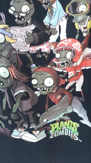 Camiseta Plants vs Zombies Negra