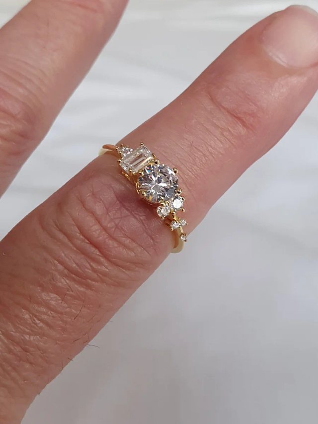 Anillo Romántico  Moissanita