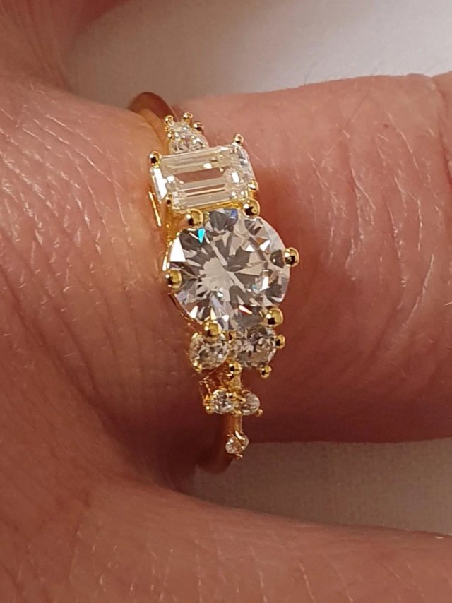 Anillo Romántico  Moissanita