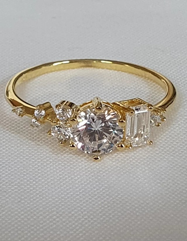 Anillo Romántico  Moissanita