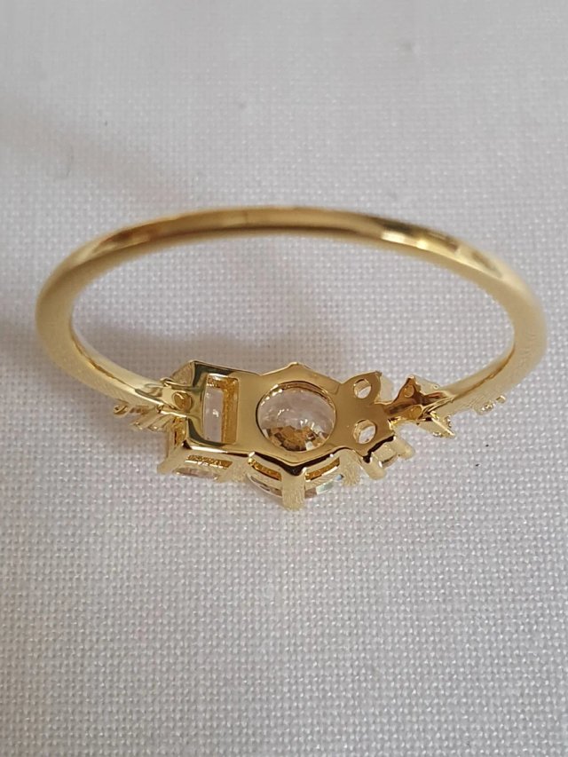 Anillo Romántico  Moissanita