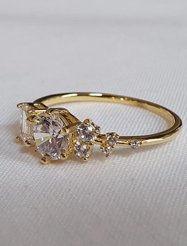 Anillo Romántico  Moissanita
