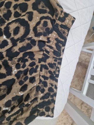 Pantalón estampado animal print