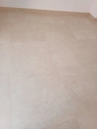 Suelo porcelánico brillante