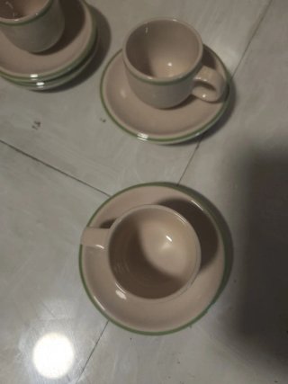 Juego de café/té 4 tazas/plato y 2 platos extra