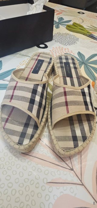 Chanclas Burberry Cuadros Beige Multicolor