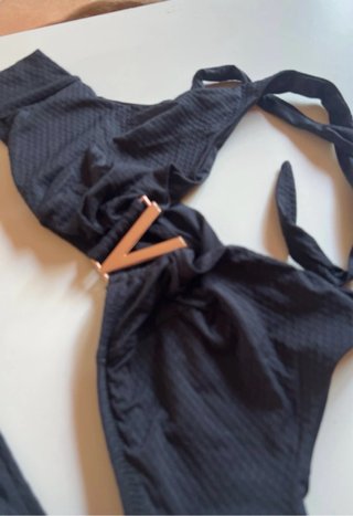 Bikini nero con dettaglio V Tg 46 cioe l