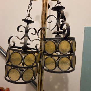 Coppia Lampadari Vintage in Ferro Battuto e Vetro
