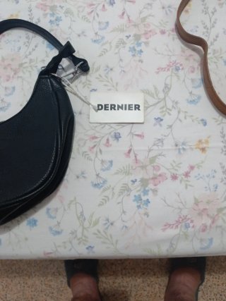 Bolso de mano negro nuevo