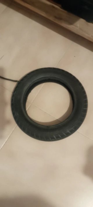 Cubierta y rueda patinete eléctrico