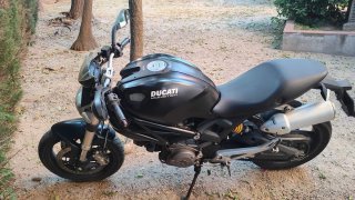 Ducati Monster 696 Negra