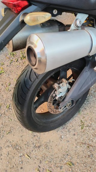 Ducati Monster 696 Negra
