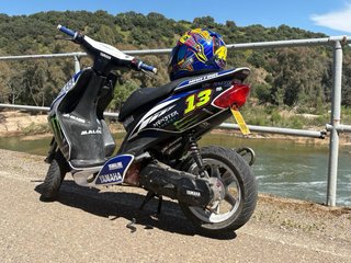 Yamaha Jog RR Azul y Blanca