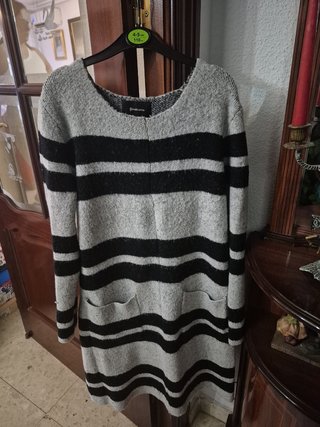 Vestido de punto Stradivarius rayas