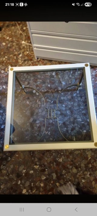 Mesita de salón cristal y metal dorado