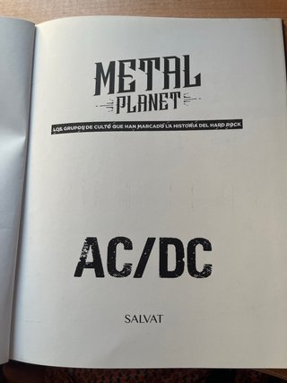 Libro AC/DC Metal Planet