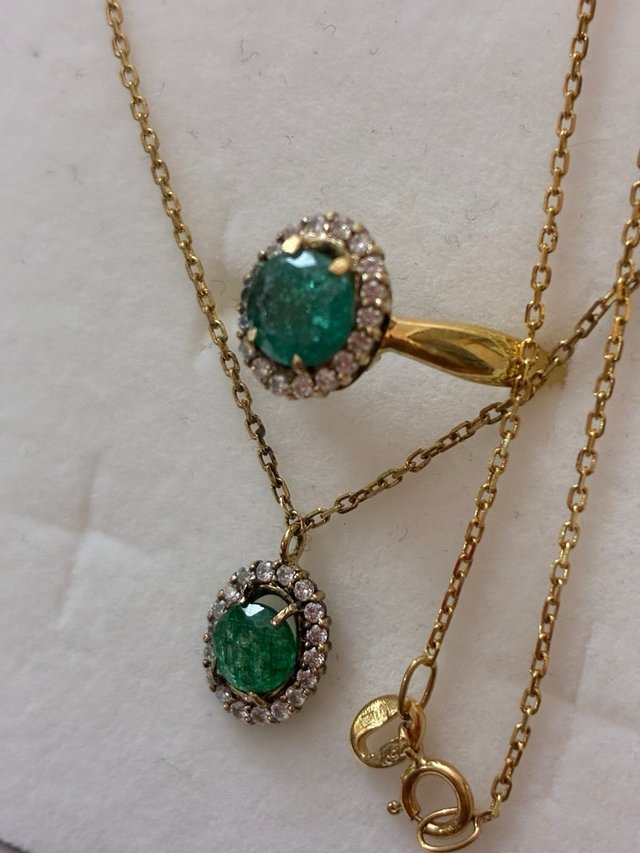 Juego Oro 18k Esmeraldas y Diamantes