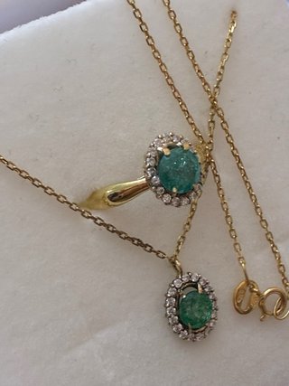 Juego Oro 18k Esmeraldas y Diamantes
