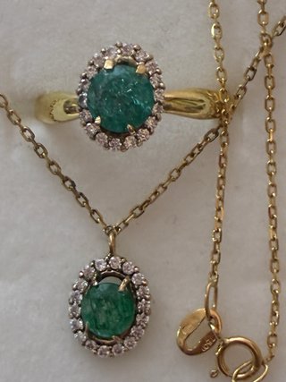 Juego Oro 18k Esmeraldas y Diamantes
