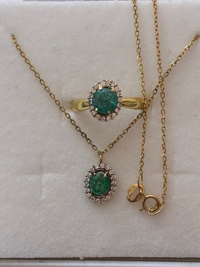 Juego Oro 18k Esmeraldas y Diamantes