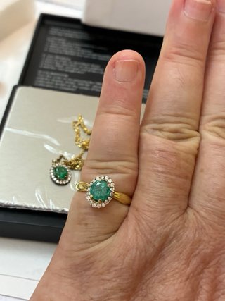 Juego Oro 18k Esmeraldas y Diamantes