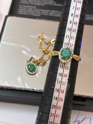 Juego Oro 18k Esmeraldas y Diamantes