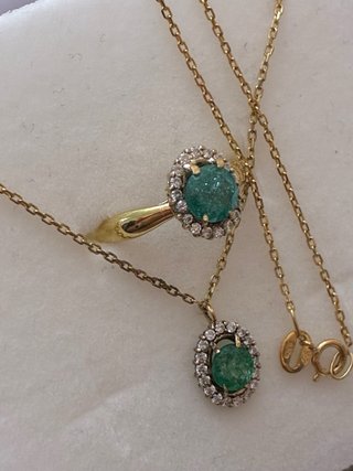 Juego Oro 18k Esmeraldas y Diamantes