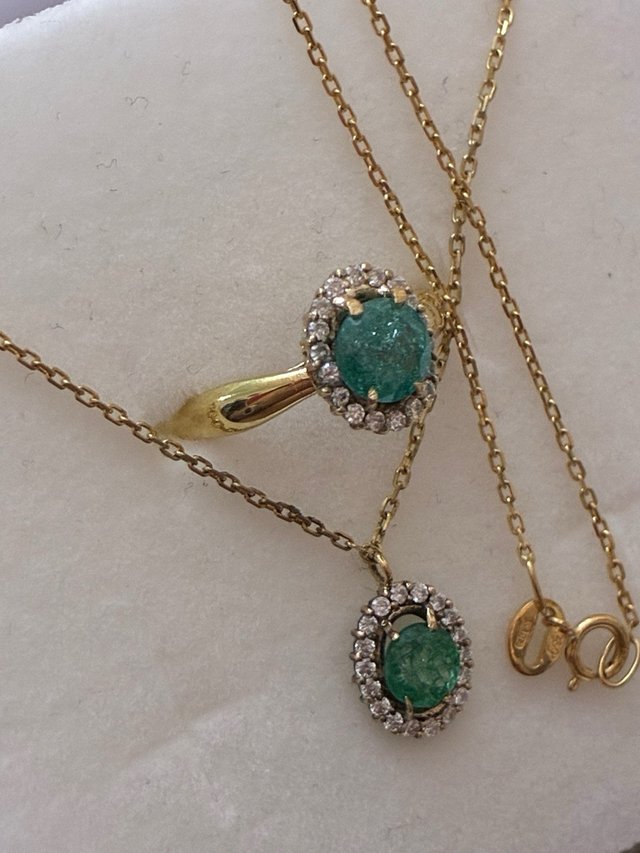 Juego Oro 18k Esmeraldas y Diamantes