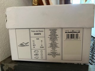 Sandalias Pedro del Hierro doradas de piel