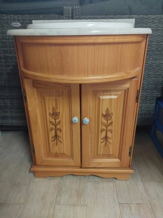 Mueble de baño de madera