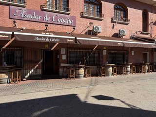 Mobiliario para bares, restaurantes. Sillas, mesas