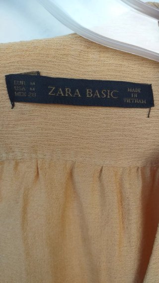 Vestido de ZARA amarillo pálido