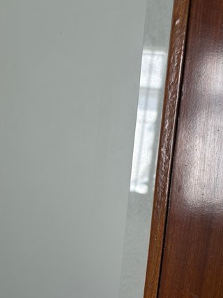 Puerta de salón de madera con cristal