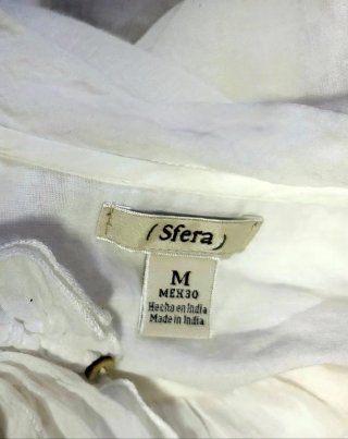 Blusa Sfera Blanca Talla M con Volantes