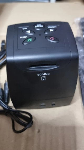 Scanner portatile LCD per negativi e diapositive