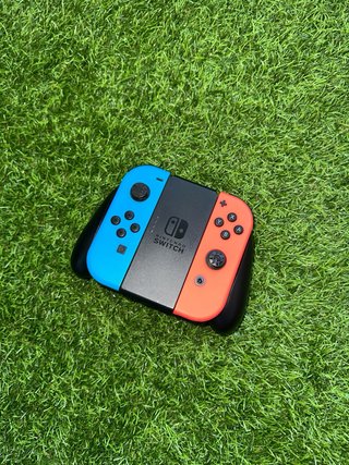 Nintendo Switch V2 + Accesorios
