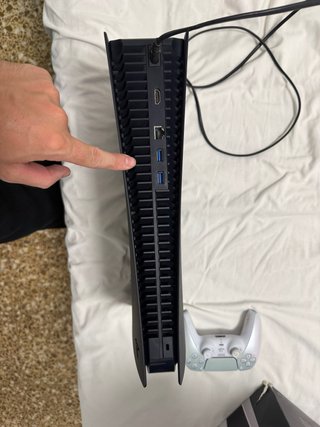 PlayStation 5 Digital Edition PS5 Con un mando