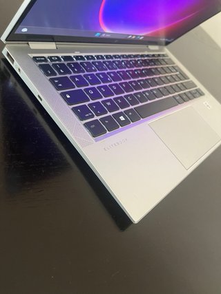 HP EliteBook intel core i7-10810U 16GB 256 SSD