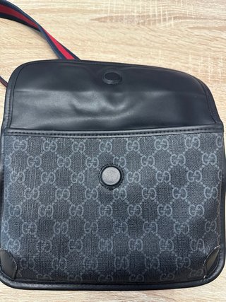 Riñonera Gucci Negra GG Supreme